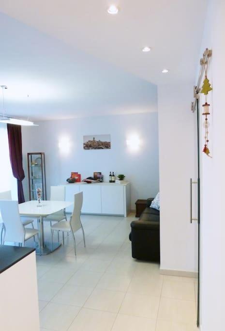 Modern & Strategic Apartment Sienne Extérieur photo